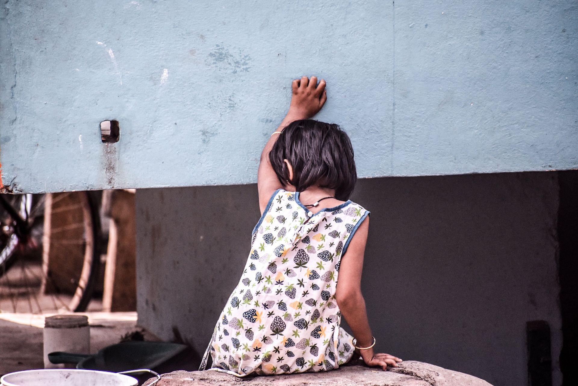 Loneliness can take over so many lives and impact well-being (Image via Unsplash/ Akhila Katuri)